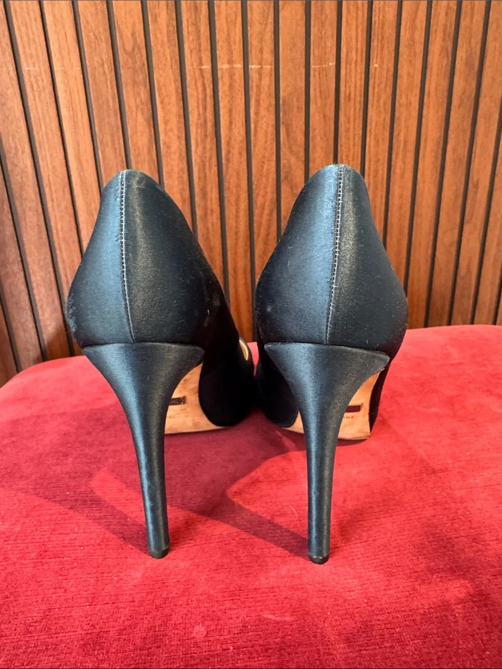 Badgley Mischka Black Satin Floral Peep Toe Heels | Size 7.5